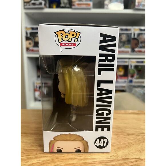 NEW IN HAND Avril Lavigne Girlfriend Funko Pop #447 Rocks Music Sk8er Skater - Picture 4 of 6